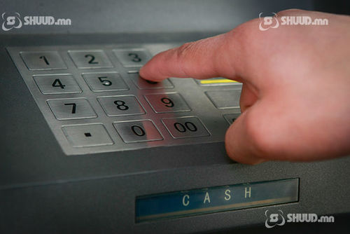 Бусдын данснаас их хэмжээний мөнгө авсан залуусыг барьжээ